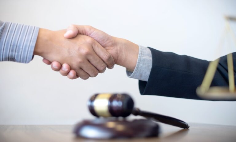 What to expect during the divorce process with your criminal lawyer?