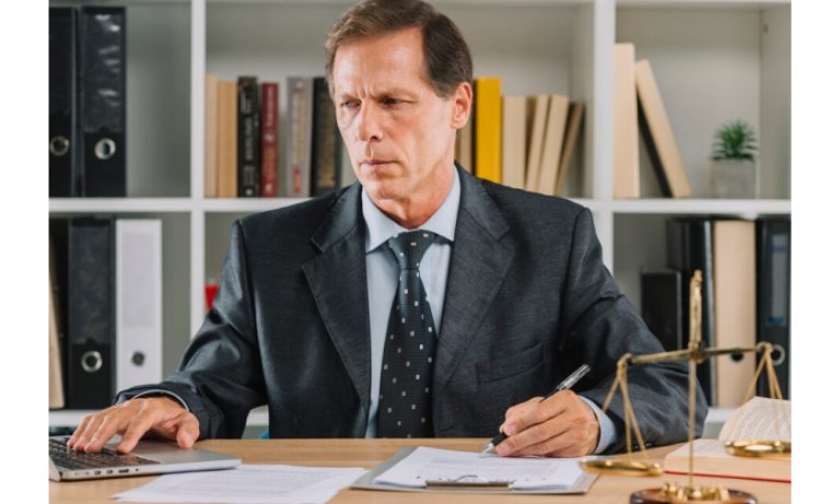 What is the difference between accident lawyers and personal injury attorneys?